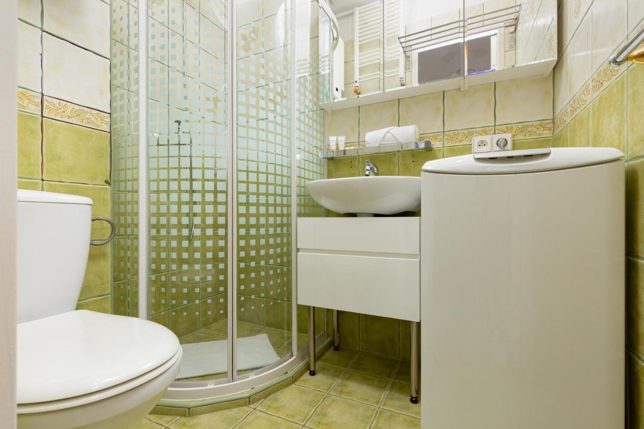 Downtown Studio Apartment By The Park By Noclegi Renters Warsaw Ngoại thất bức ảnh