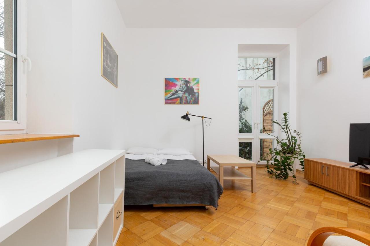 Downtown Studio Apartment By The Park By Noclegi Renters Warsaw Ngoại thất bức ảnh